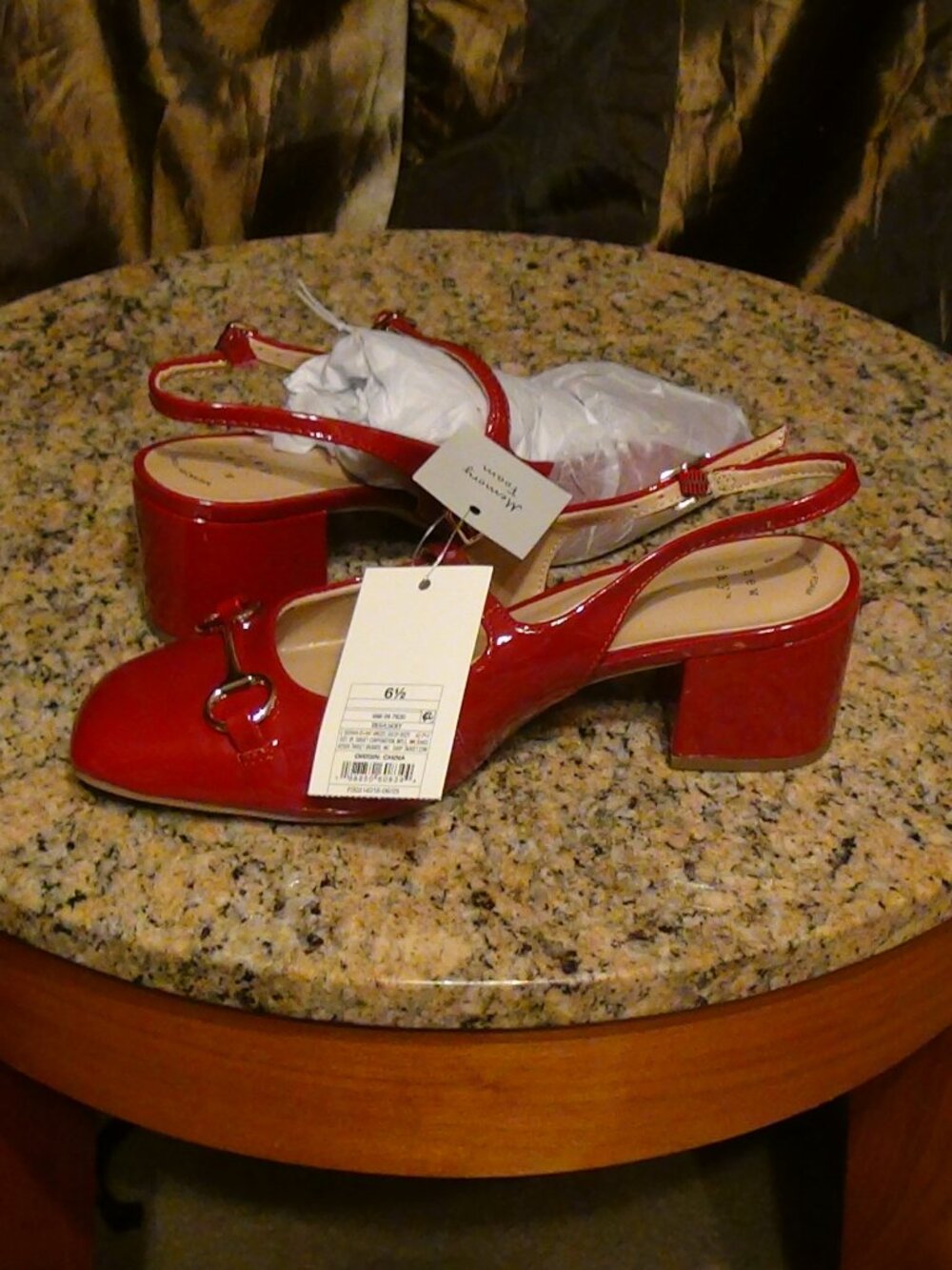 Women's Lucky Square Toe Mary Jane Heels Size 6.5 Reflective Shiny Red